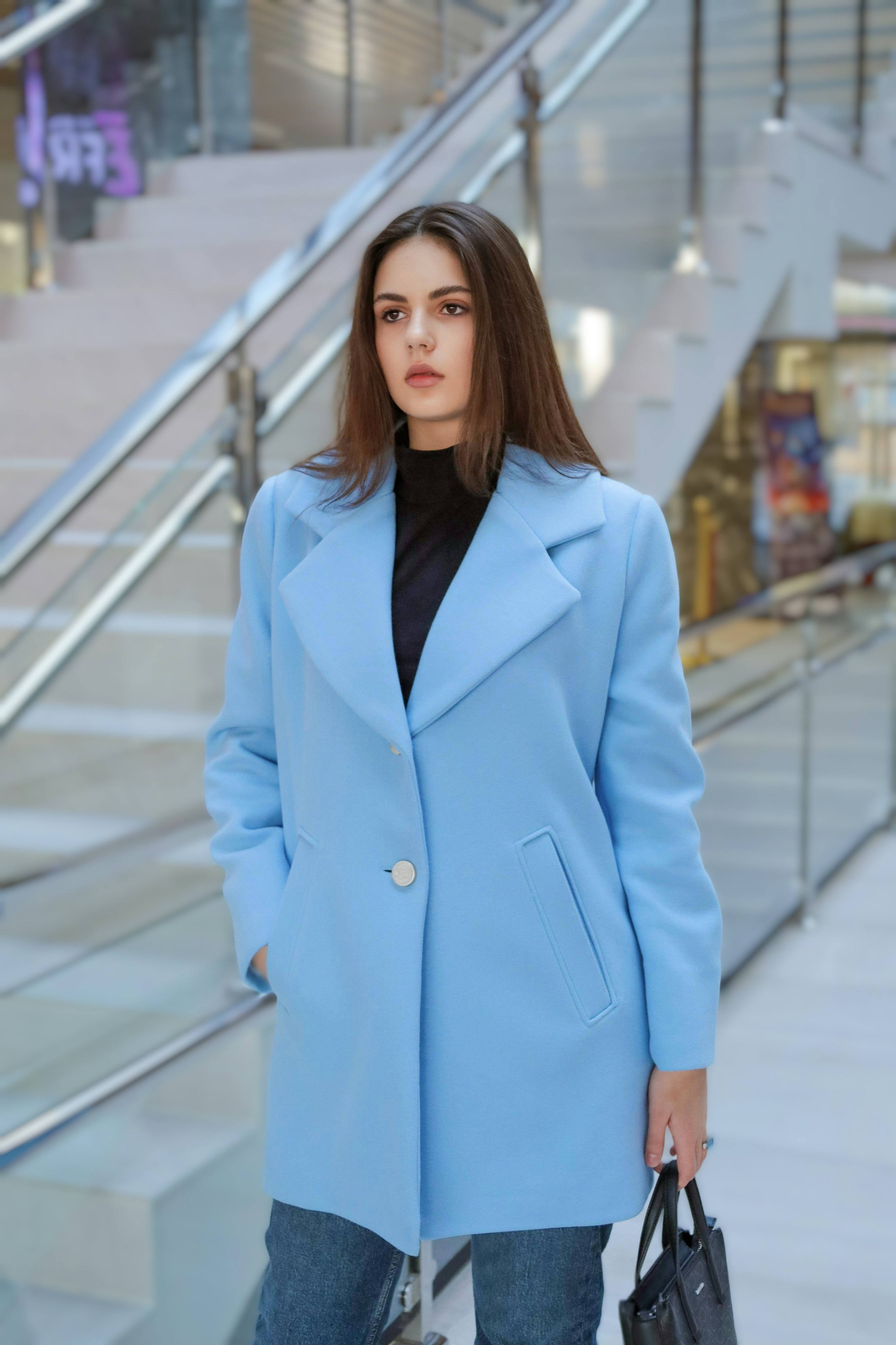 Palton albastru deschis